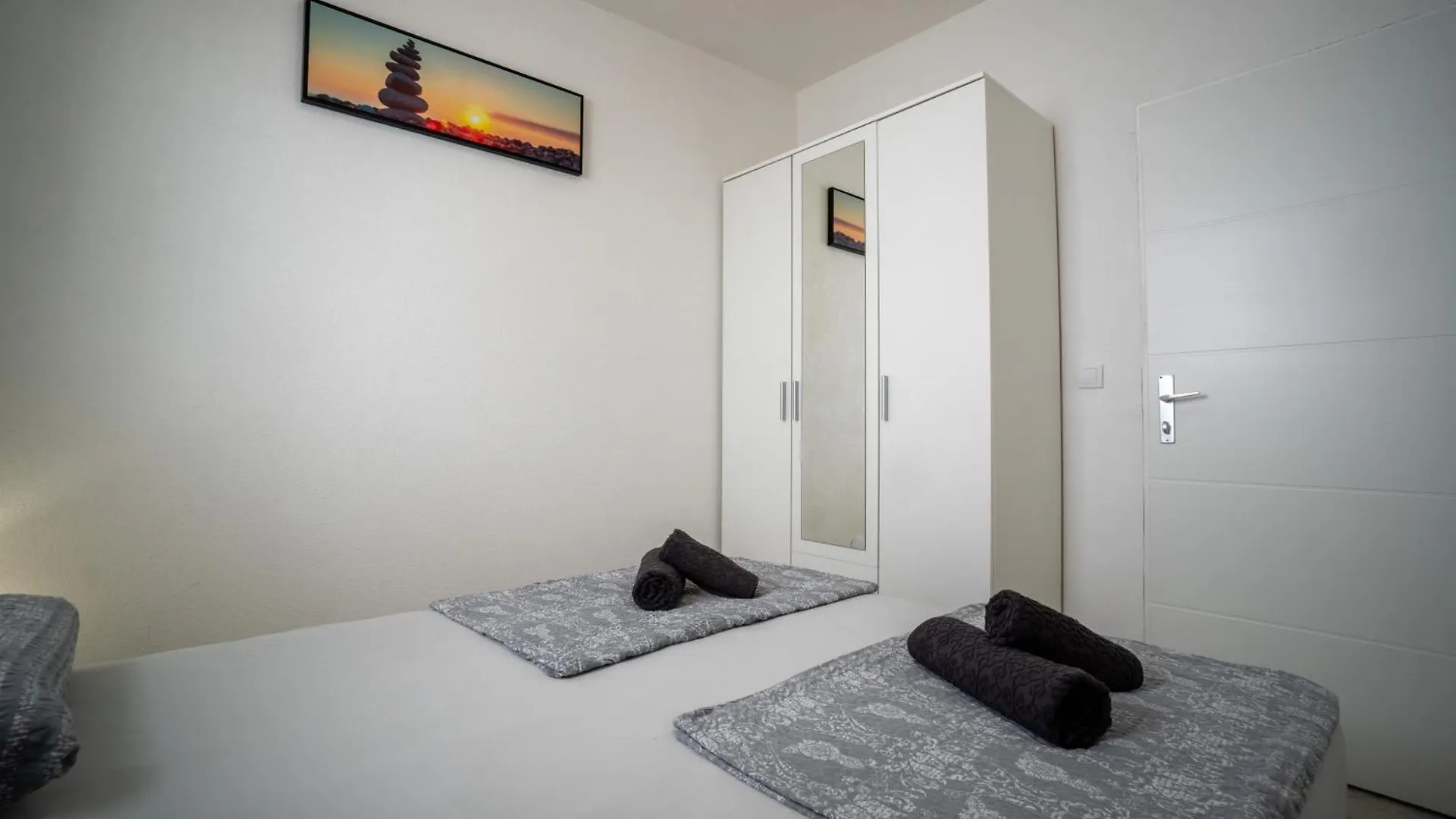 Apartments Najam Skundric Vir