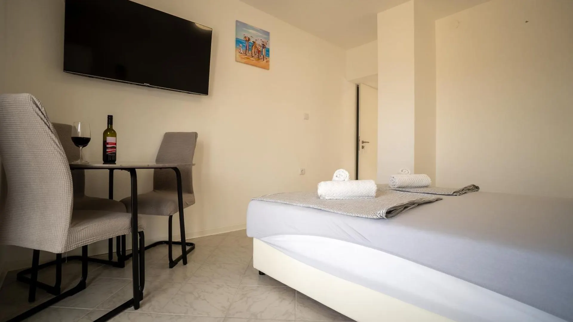 Apartments Najam Skundric Vir