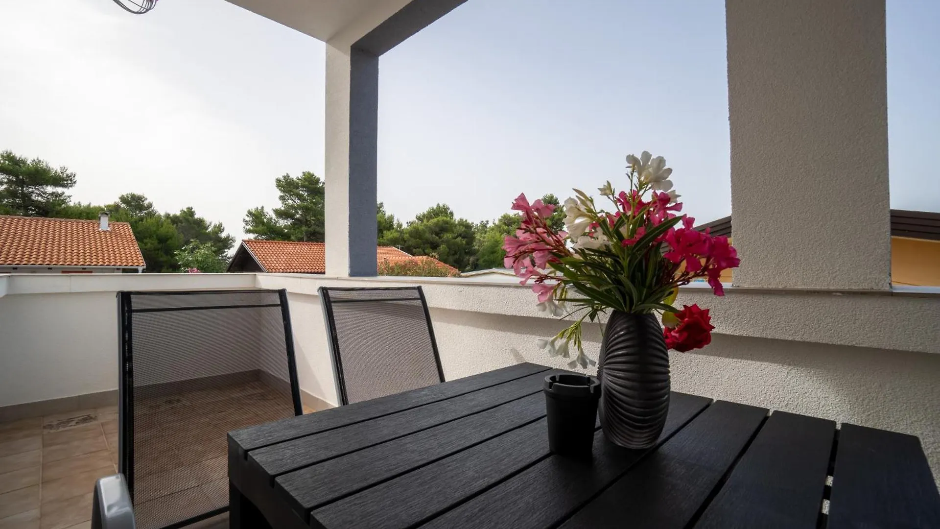 Apartments Najam Skundric Vir