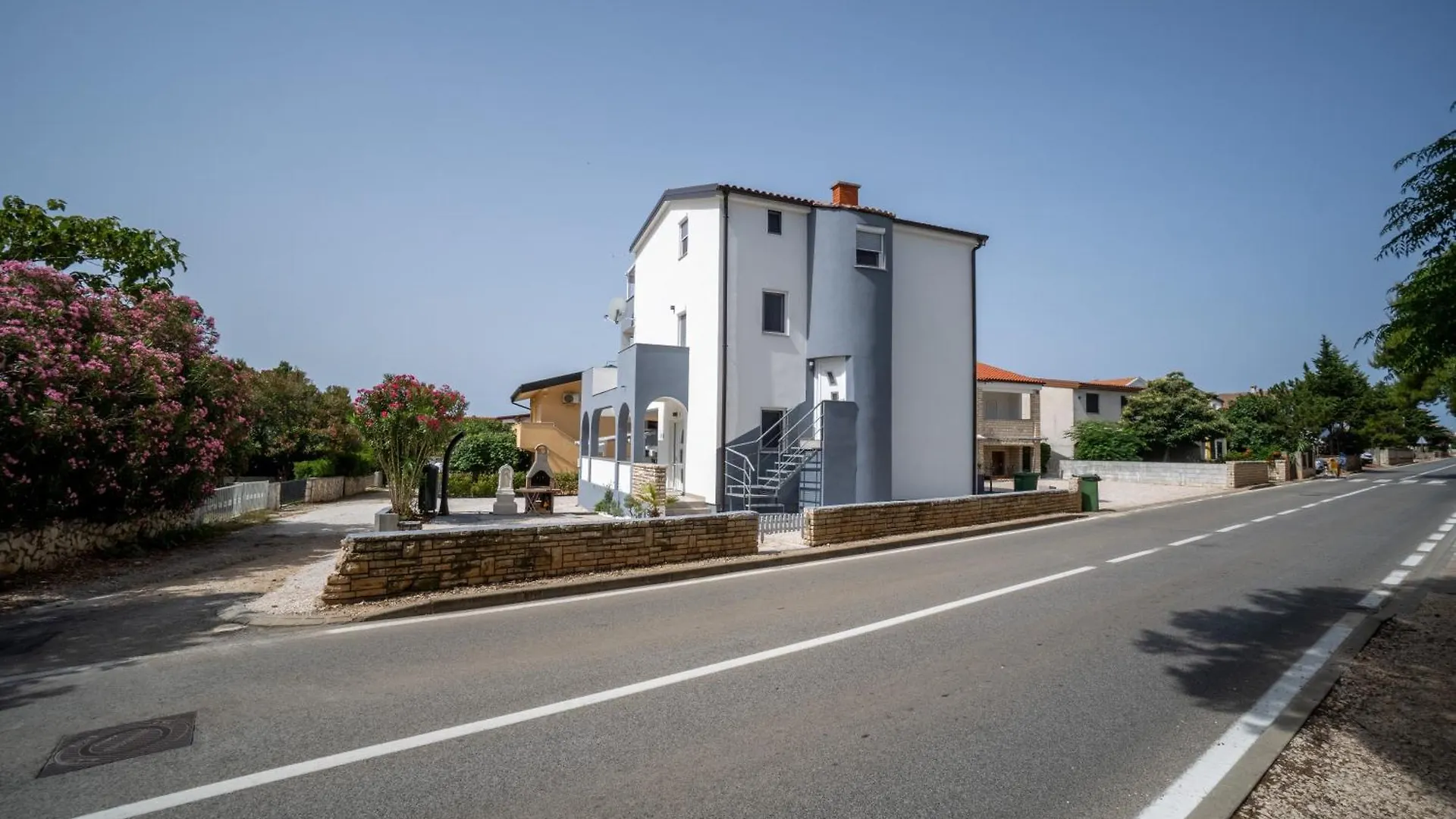 Apartments Najam Skundric Vir