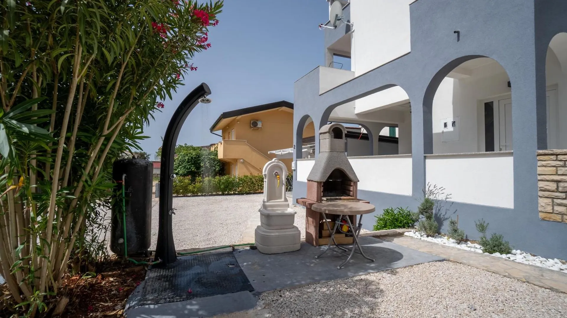 Apartments Najam Skundric Vir Croatia