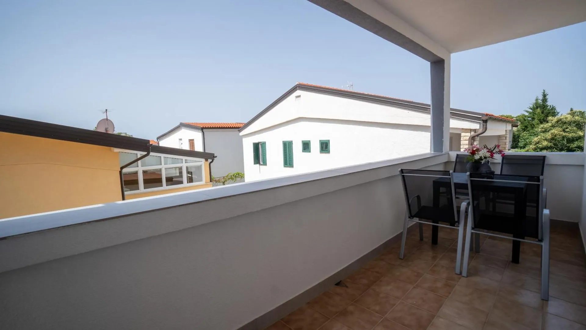 Apartments Najam Skundric Vir Croatia