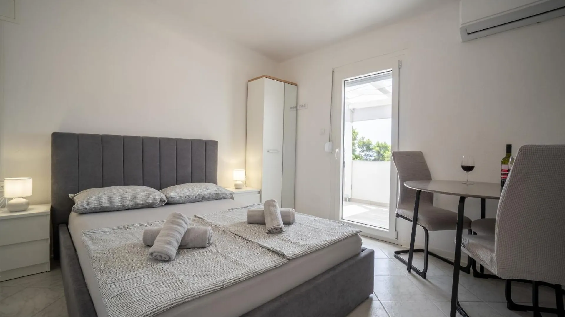 Apartments Najam Skundric Vir