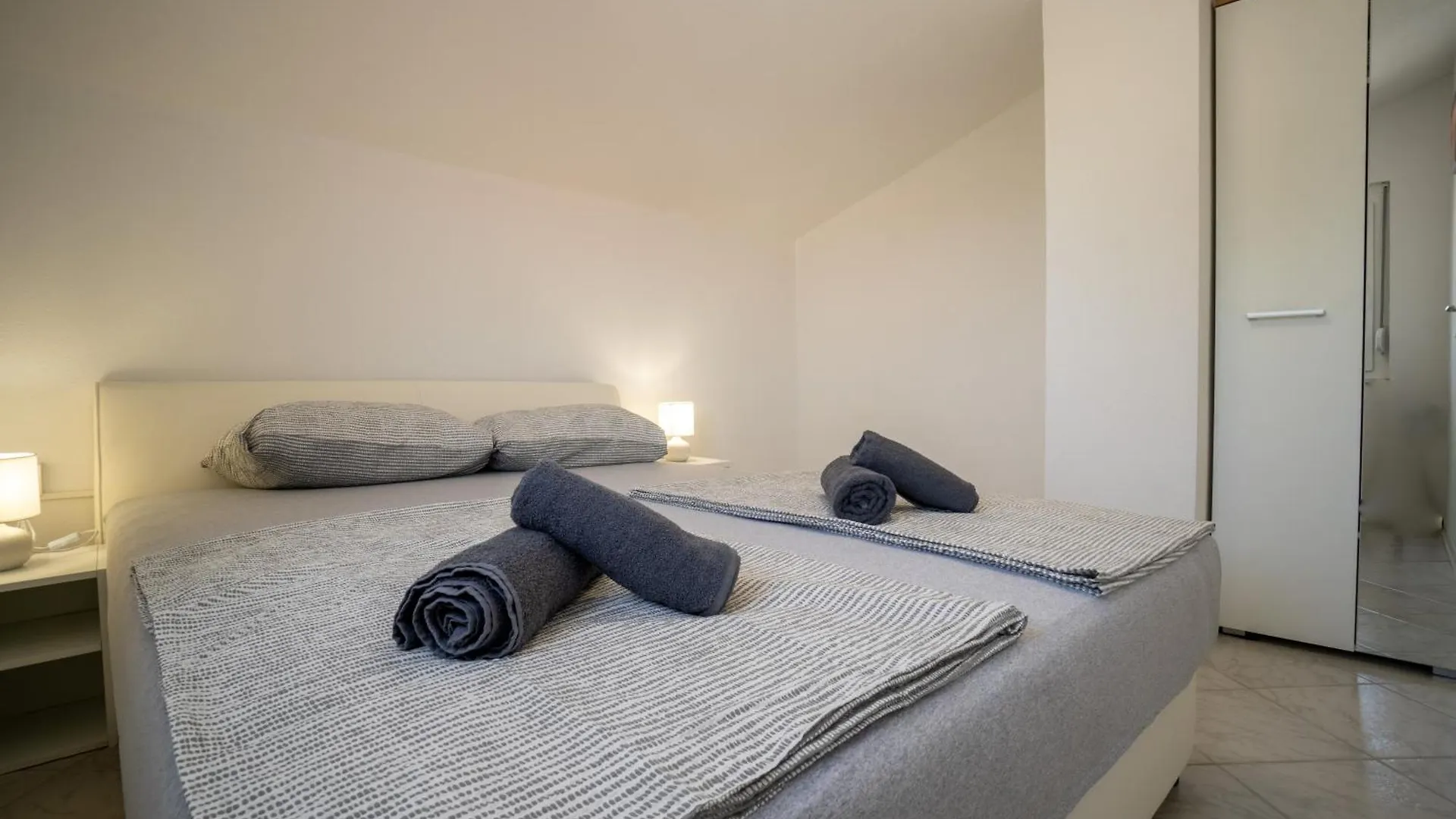 Apartments Najam Skundric Vir 0*,  Croatia